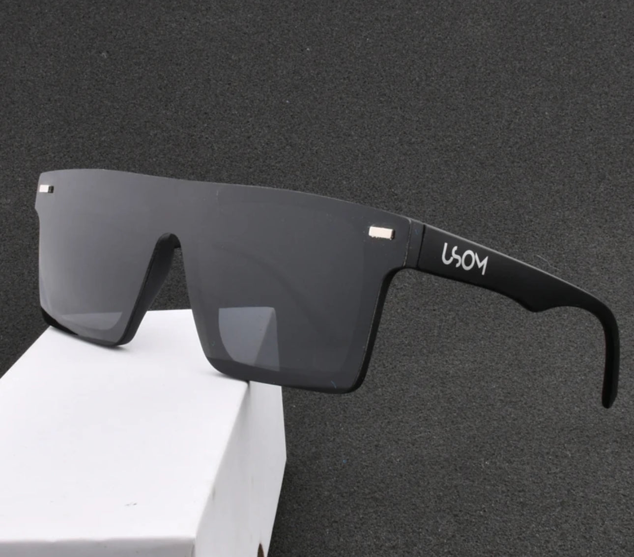 Strapt Shades
